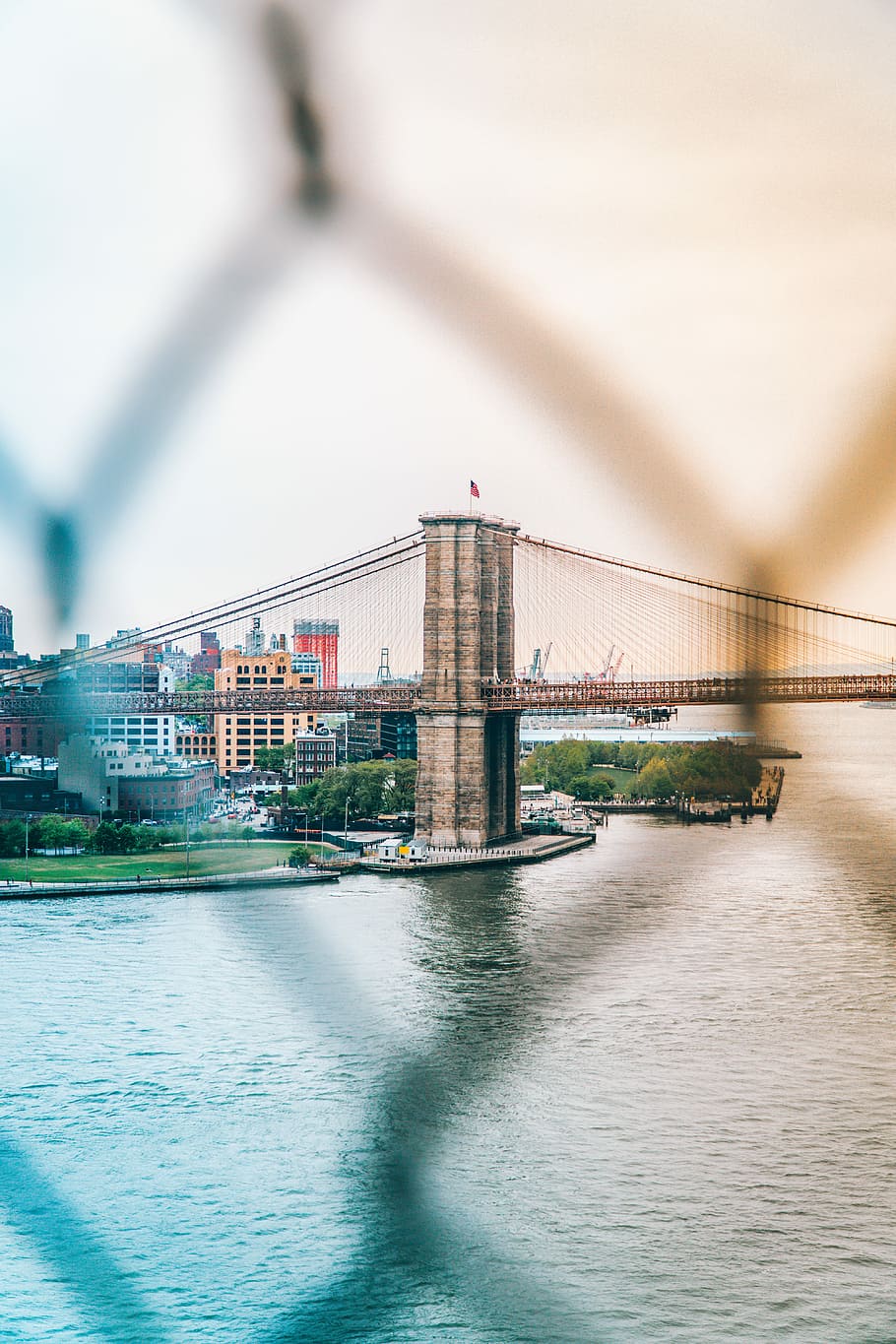a view of Brooklyn Bridge, landscape photo of suspension bridge above body of water HD wallpaper
