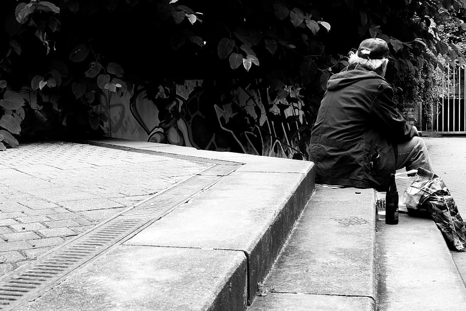road, man, human, portrait, hamburg, beautiful, critical, male HD wallpaper