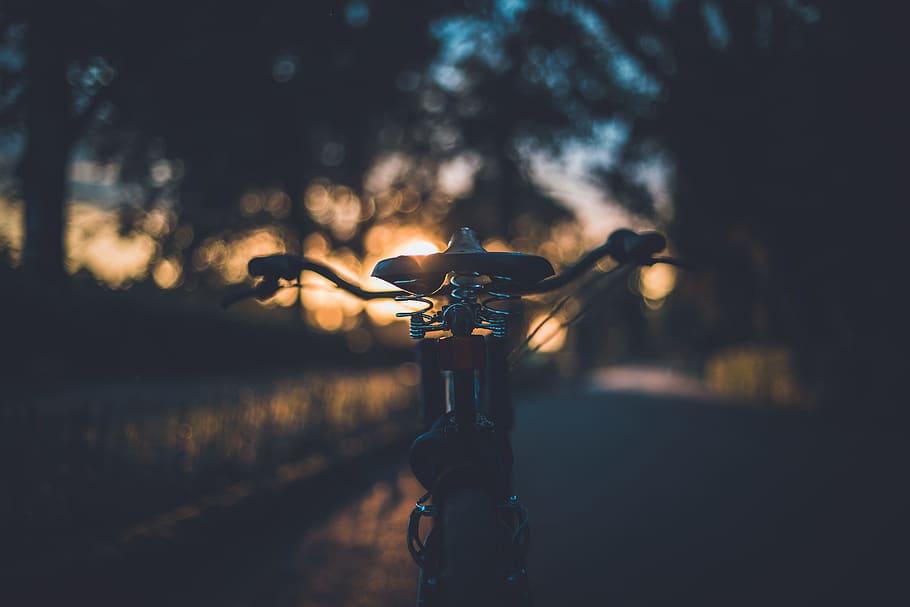 black hardtail bicycle, silhouette photo of bicycle during sunrise, HD wallpaper