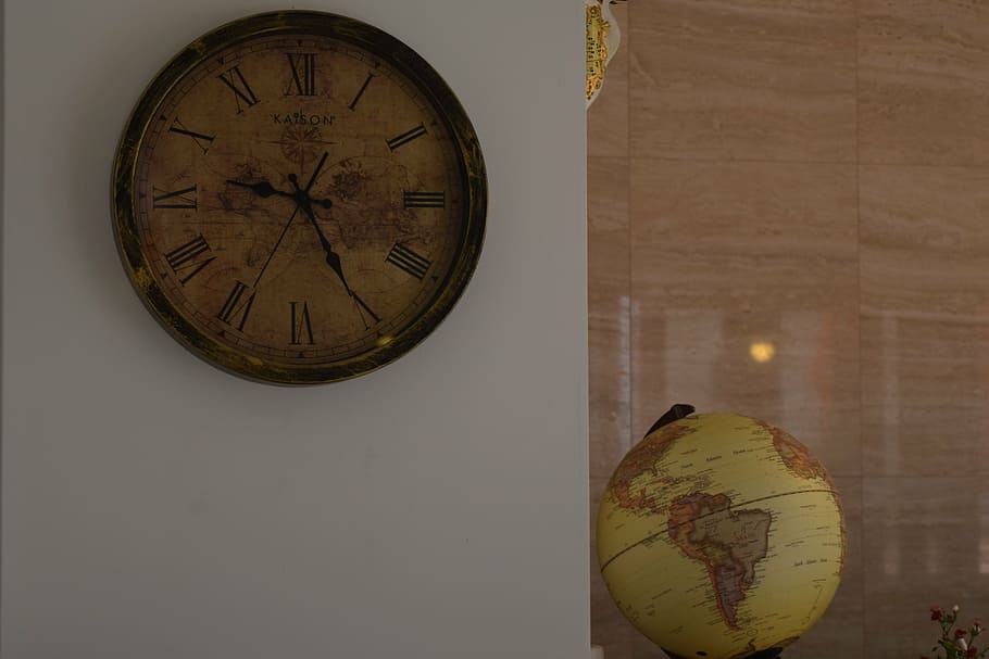 clock, globe, white, old-fashioned, luxurious, wood material HD wallpaper