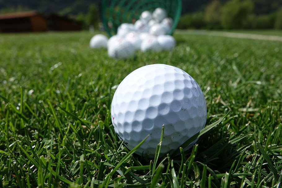 shallow focus photography of white golf ball outdoors, Driving Range, HD wallpaper