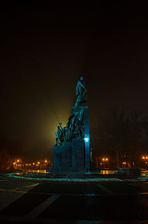 monument, fog, rays, drizzle, ukraine, taras, kharkov, silhouette HD wallpaper