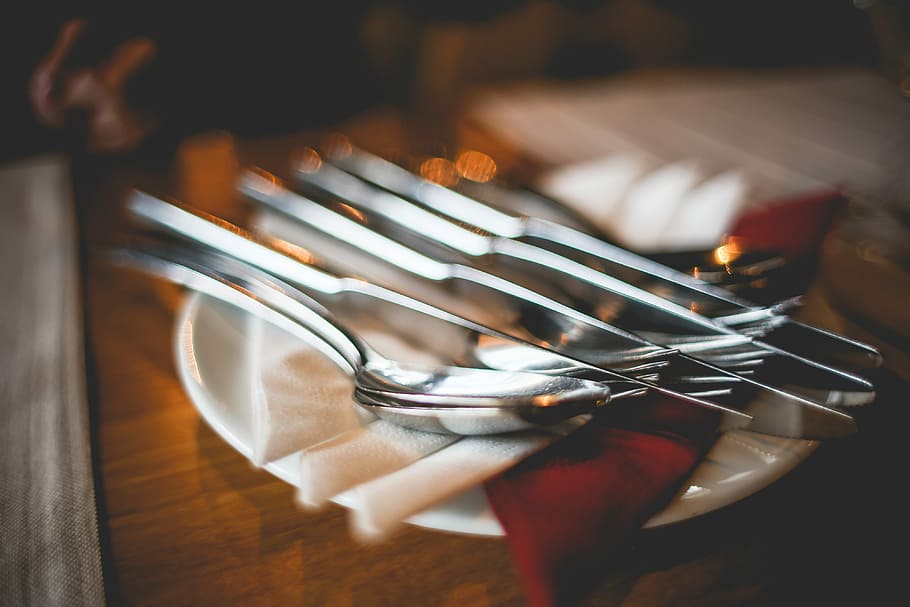 How bringing your own cutlery helps solve the plastic crisis