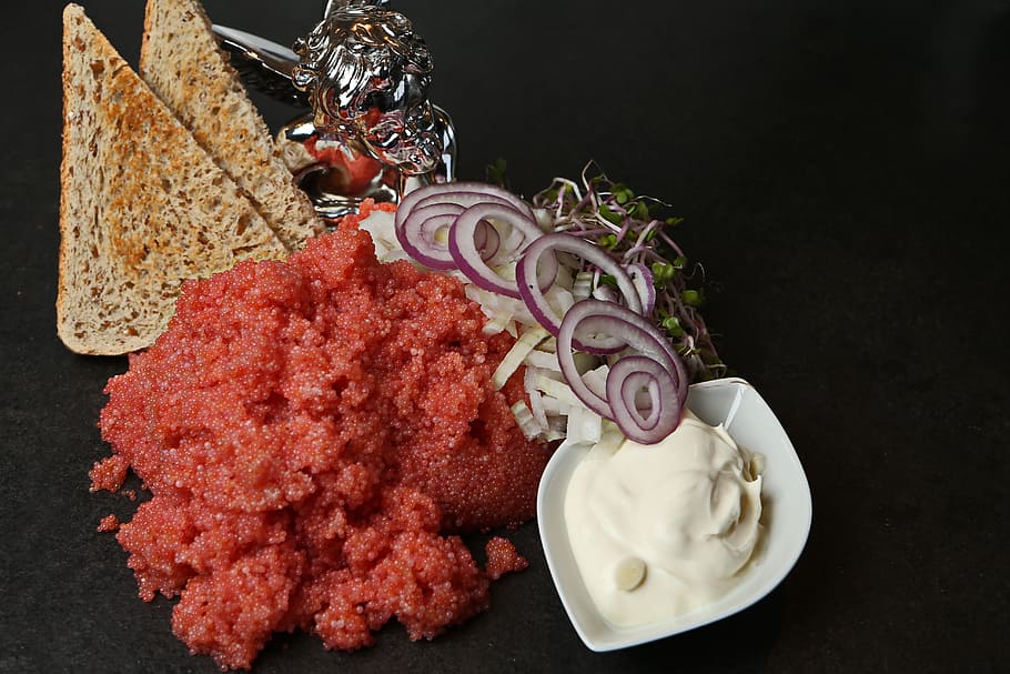 lumpfish roe, giblets, eggs, delicacy, toast, red onion, food HD wallpaper
