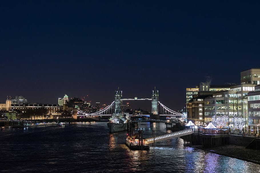 London Bridge during night time, skyline of cityscape at nighttime HD wallpaper