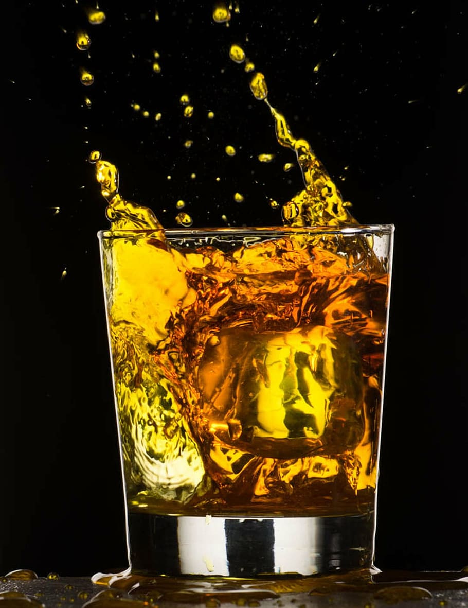 splash, drink, liquid, splashing, motion, drop, fluid, beverage HD wallpaper