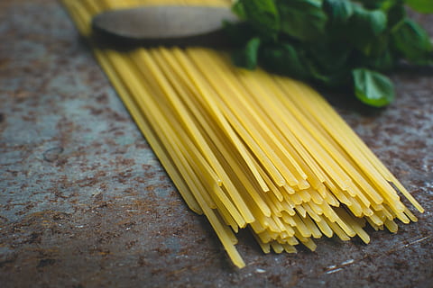 Pasta spaghetti with basil and a wooden spoon, close up, food HD wallpaper