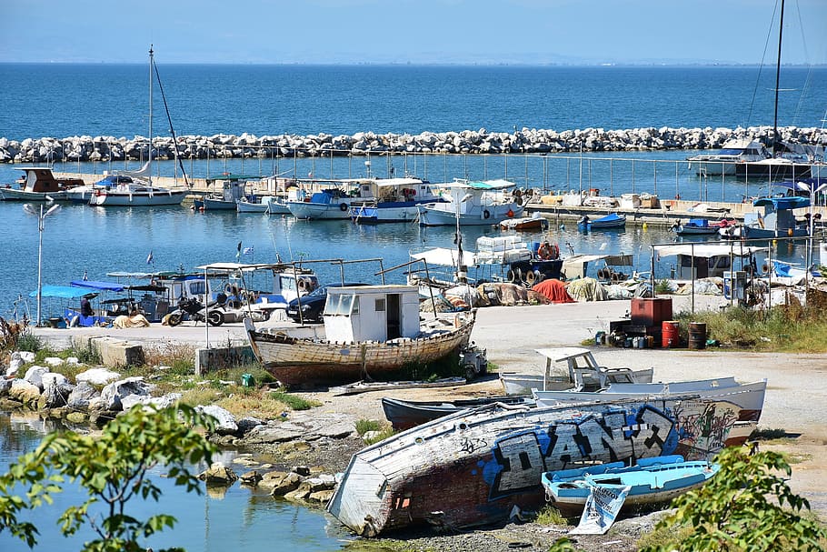 several boats dock beside seawall, greece, thessaloniki, city, HD wallpaper