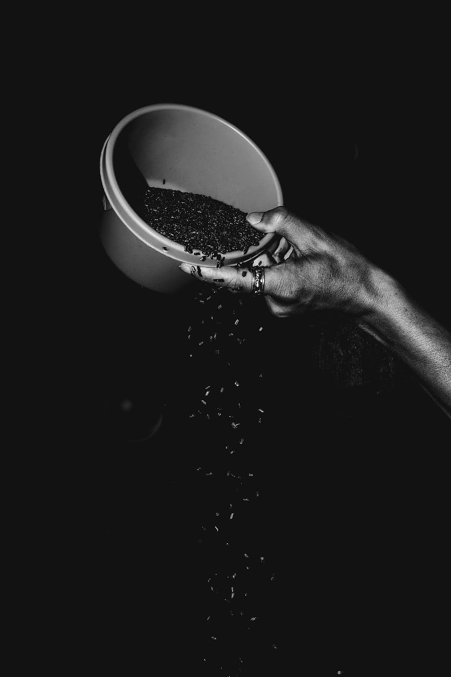 black-and-white, hand, seeds, bowl, container, falling, fingers HD wallpaper
