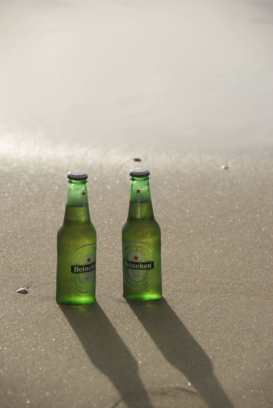 two Heineken bottles, Beer, Beach, Sand, Sun, beer bottles, drink, HD wallpaper