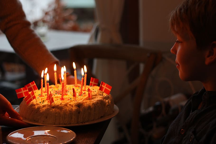 birthday, cake, boy, candle, celebration, fire, food and drink HD wallpaper
