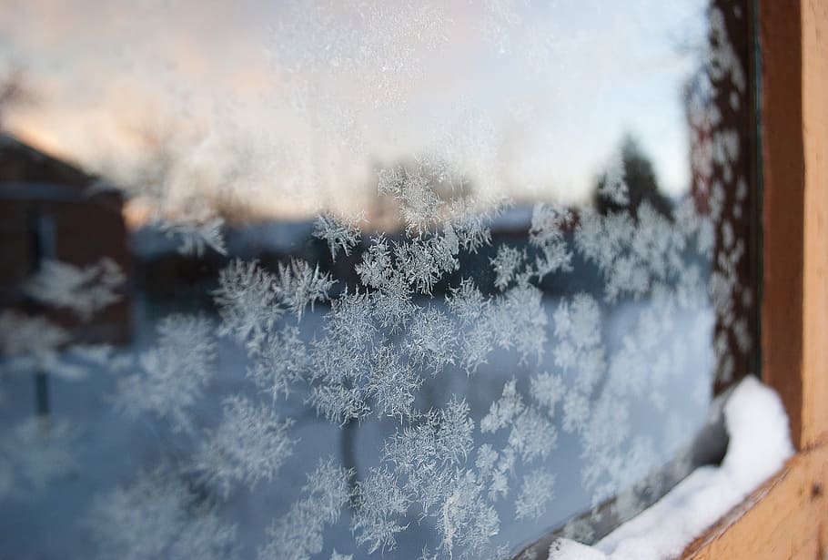 glass with snowflakes decor, winter, frost, cold, white, snowflake frost HD wallpaper