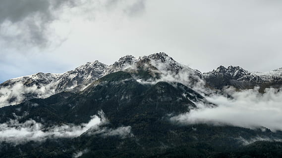 mountain under white cloudy sky, smoke covered mountain under white cloudy sky HD wallpaper