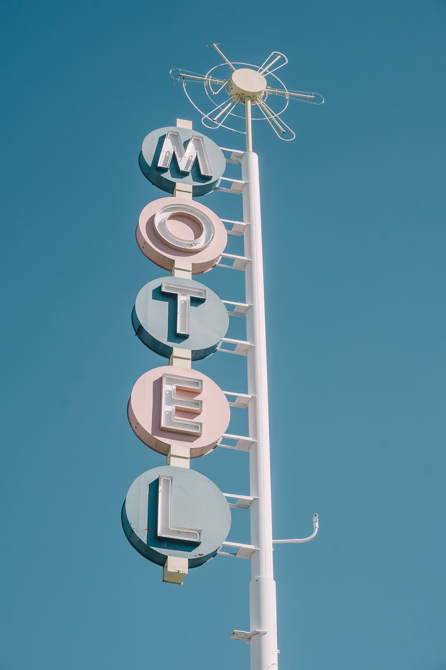 white and teal metal motel signage, Motel post signage, pastel, HD wallpaper