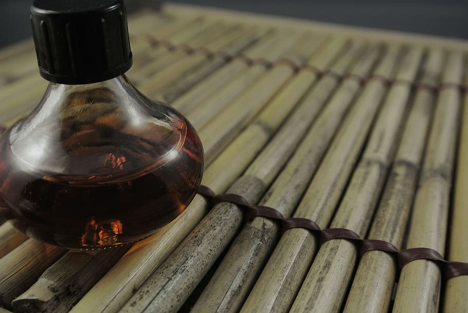 bottle, liquid, wood - material, food and drink, no people HD wallpaper