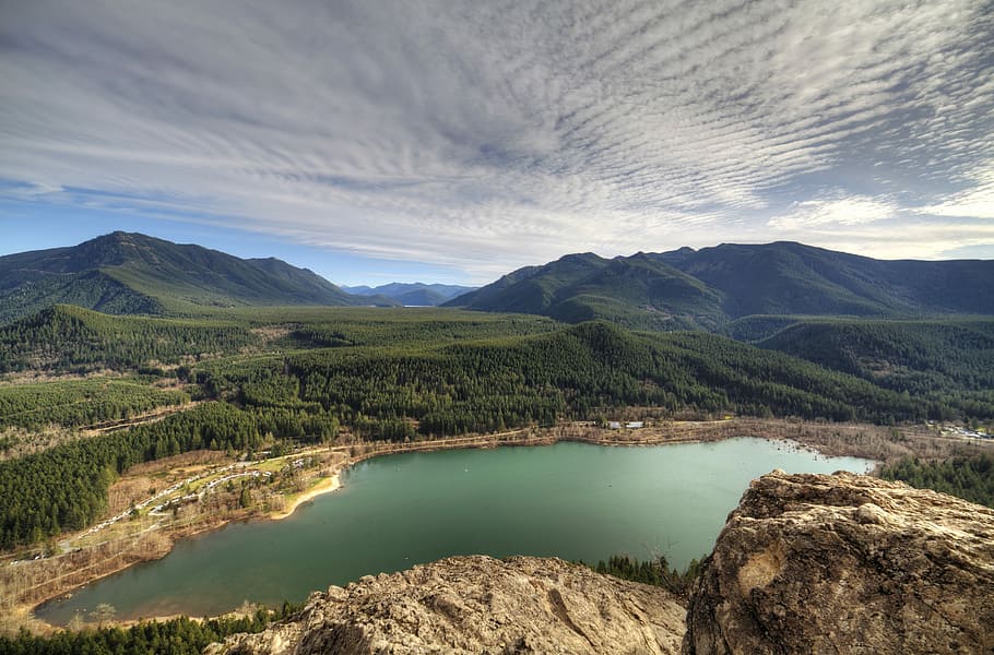 body of water near mountain peak, landscape photography of body water near mountains HD wallpaper