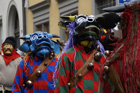 cow, cows, bauer, isny, laughing cow, strassenfasnet, fools jump HD wallpaper