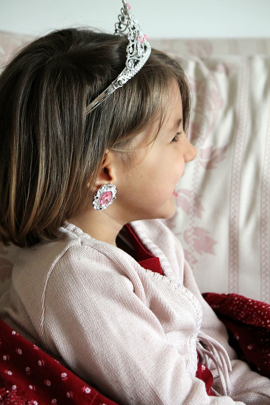 little girl, princess, profile, face, smile, laugh, hair, corona, HD wallpaper