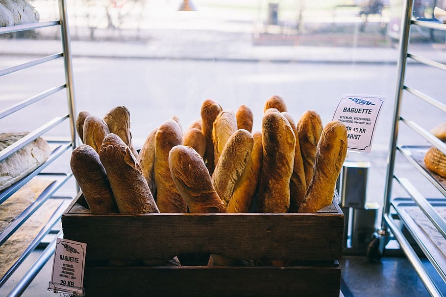 baked bread on basket, pastry, food, restaurant, shop, store HD wallpaper