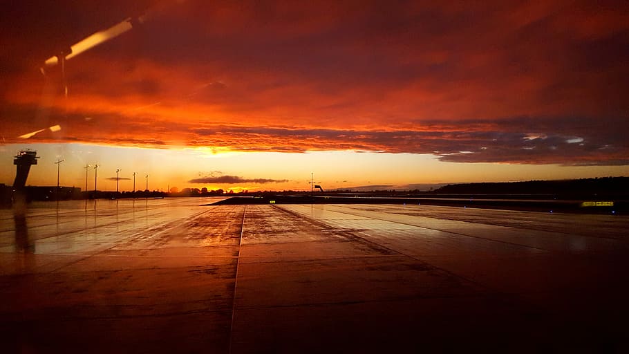 Airport, Evening, Red, Sun, rain, aircraft, illuminated, distant HD wallpaper