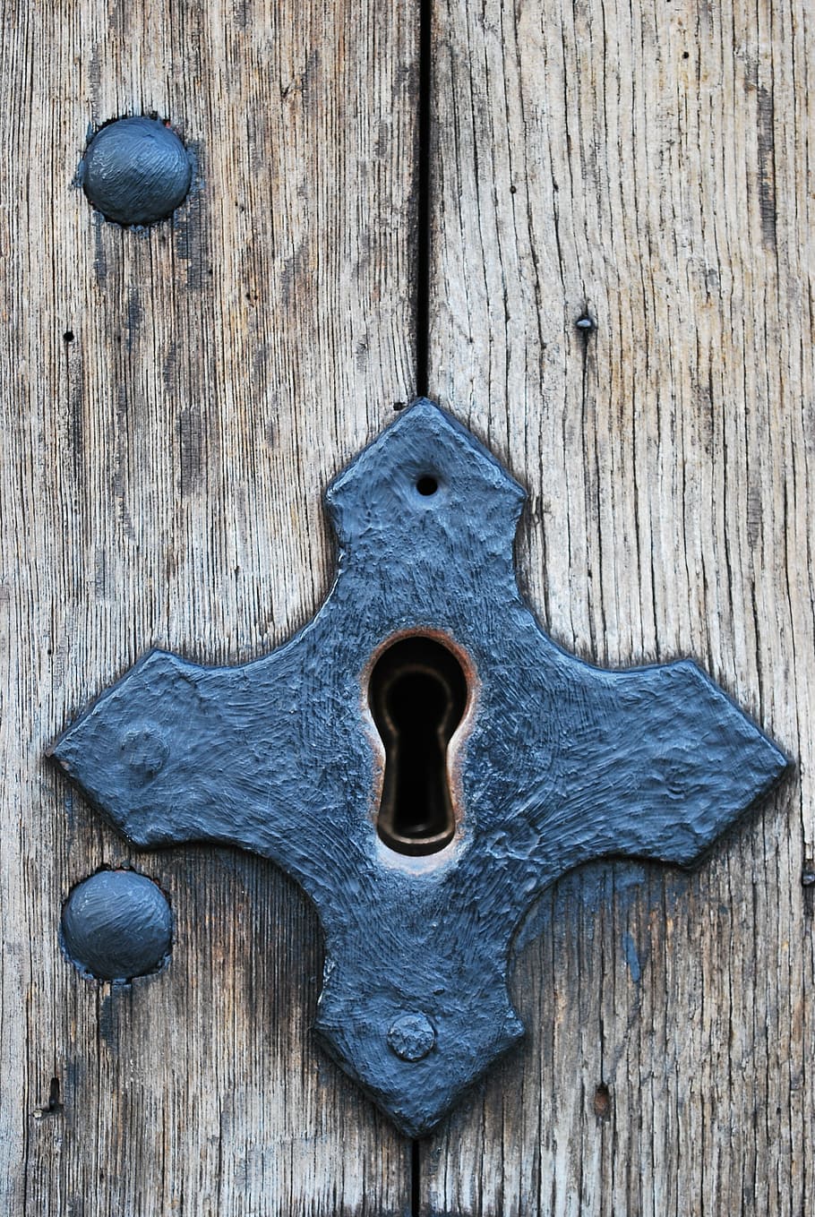brown door lock, keyhole, iron, old, black, wood, safety, security HD wallpaper