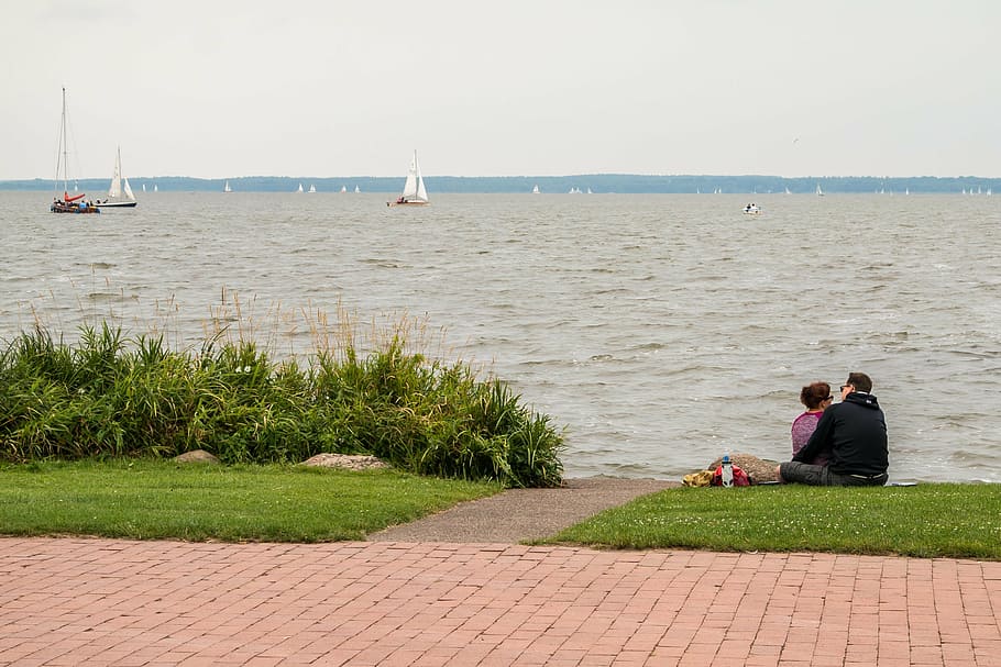 lake, bank, pair, lovers, promenade, idyll, atmospheric, idyllic HD wallpaper
