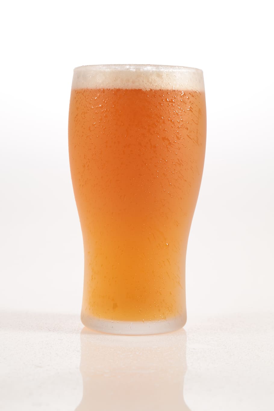 beer filled clear highball glass, pint, golden, cold, head HD wallpaper