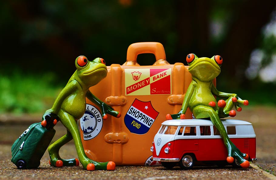 two green frogs sitting on bus and holding luggage figures, Travel, Holiday, HD wallpaper