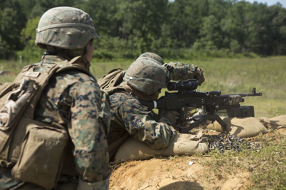 soldier holding rifle, marines, training, exercise, machine gun HD wallpaper