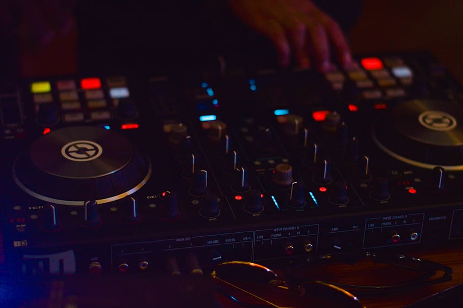 Party Animals don’t stop, person playing music with DJ mixer, HD wallpaper