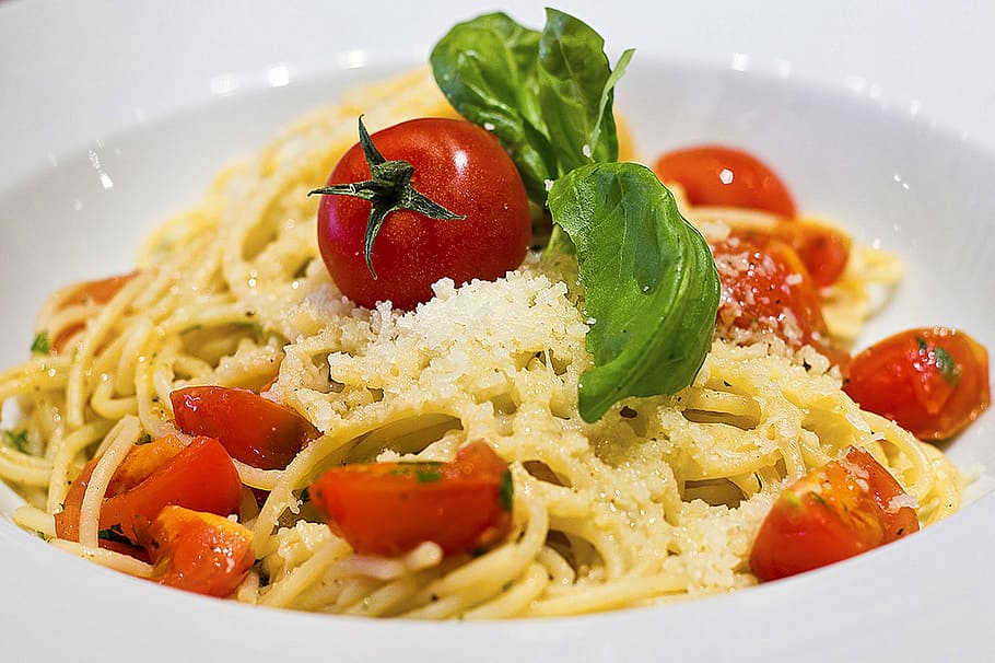 pasta with cherry tomatoes and parmesan cheese, food, plate, spaghetti, HD wallpaper