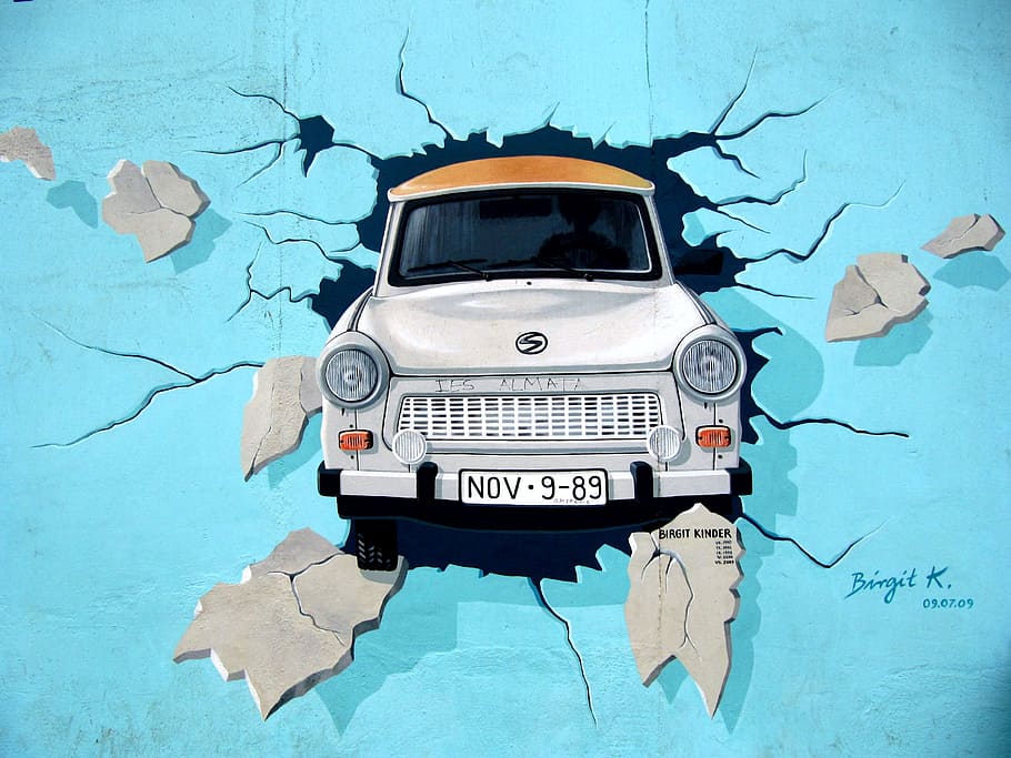 white pickup truck illustration, graffiti, berlin wall, trabi HD wallpaper