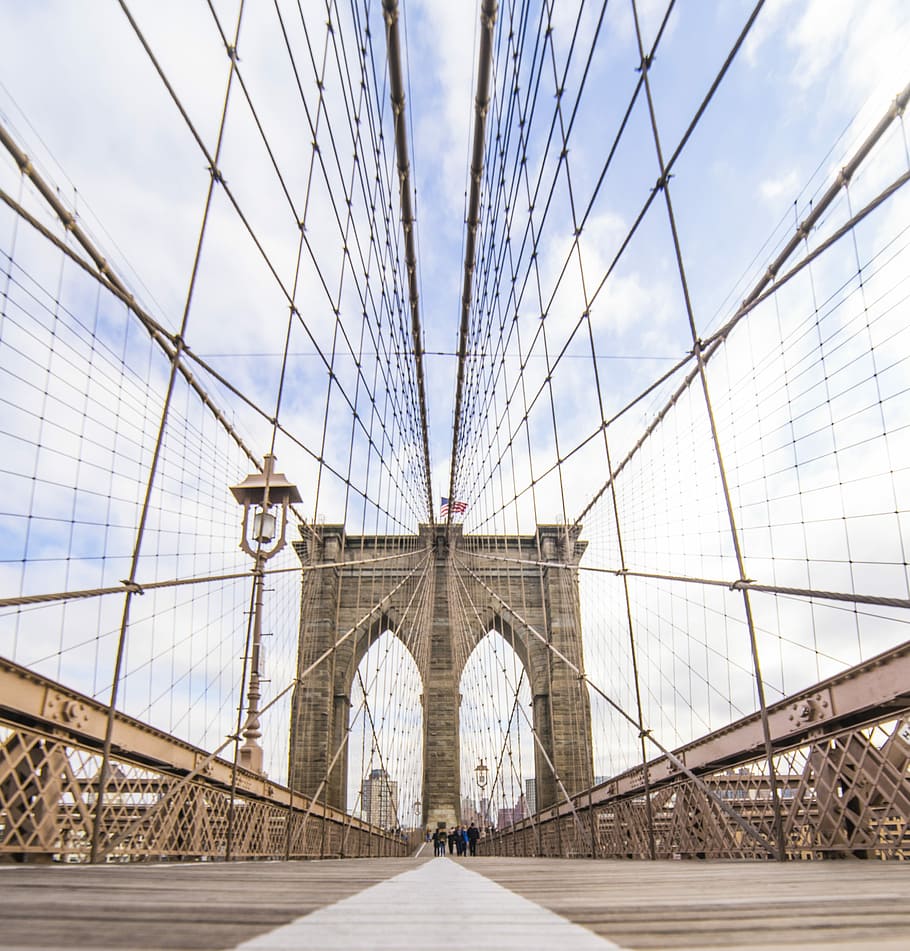 people walking at Brooklyn Bridge during daytime, portrait photography of Brooklyn bridge HD wallpaper