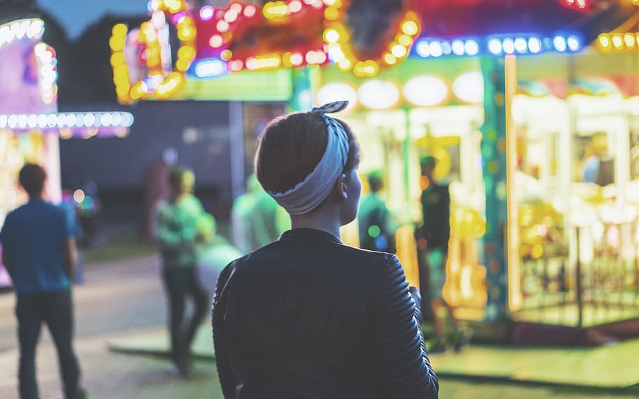 people, woman, lights, night, back view, blur, carnival, depth of field HD wallpaper