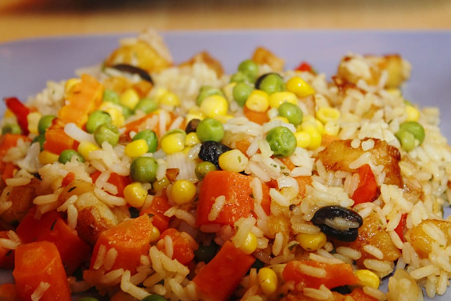 macro photography of mix vegetable fried rice, vegetables, rice ladle, HD wallpaper