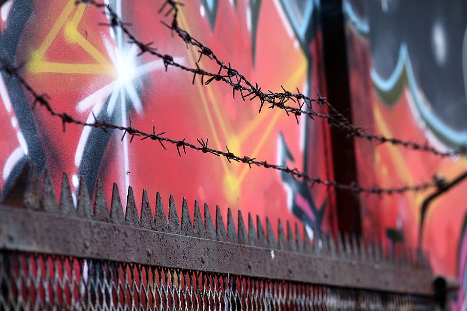 barbed wire against red wall, border, fence, refugee, ddr, federal republic of germany, HD wallpaper