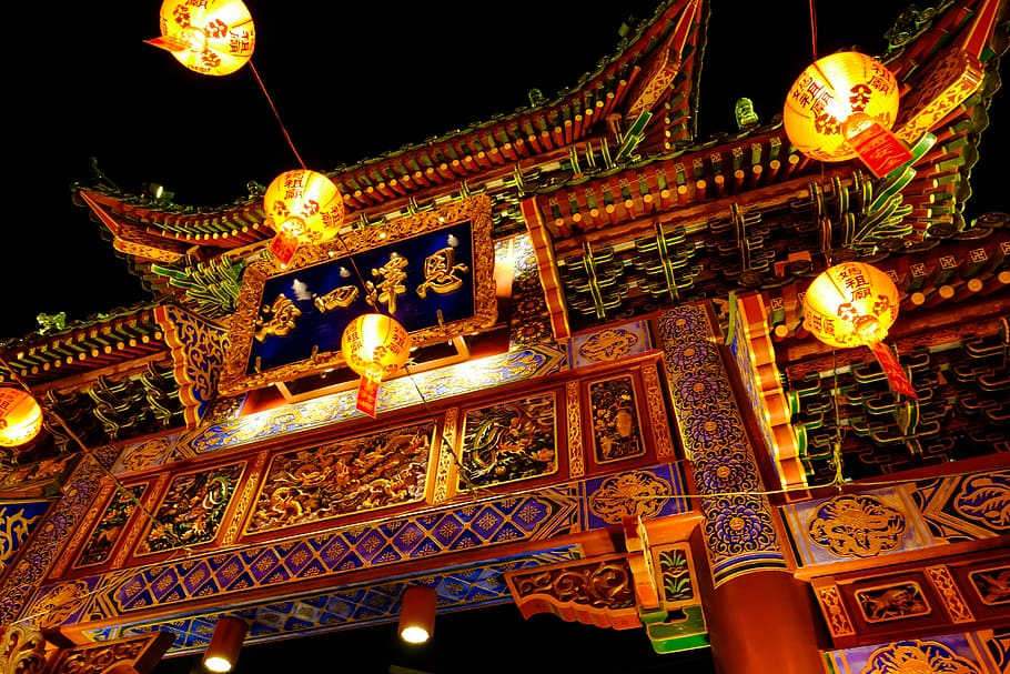 chinese temple gate with lighted lanterns, yokohama, china town, HD wallpaper
