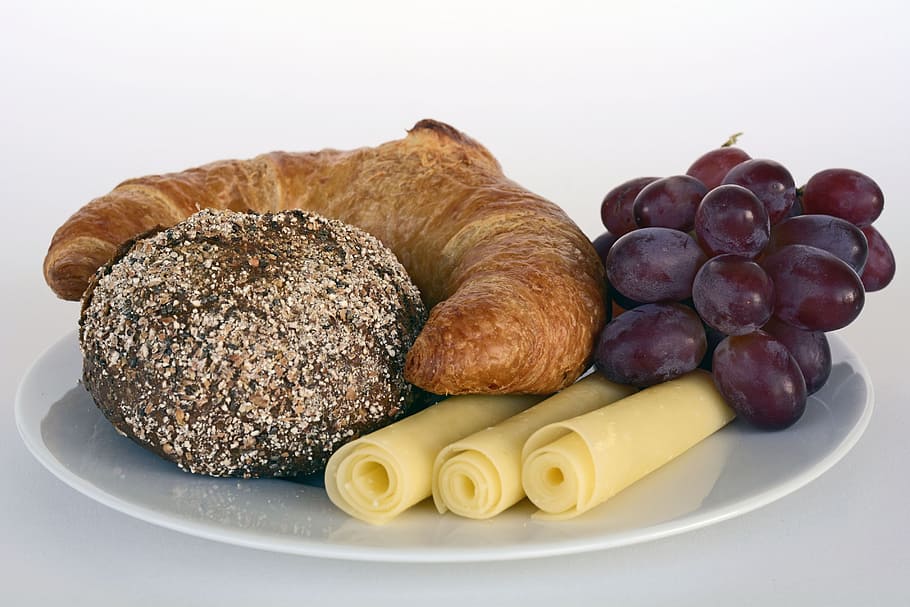 purple grapes with croissant and roll cheese on plate, summit HD wallpaper