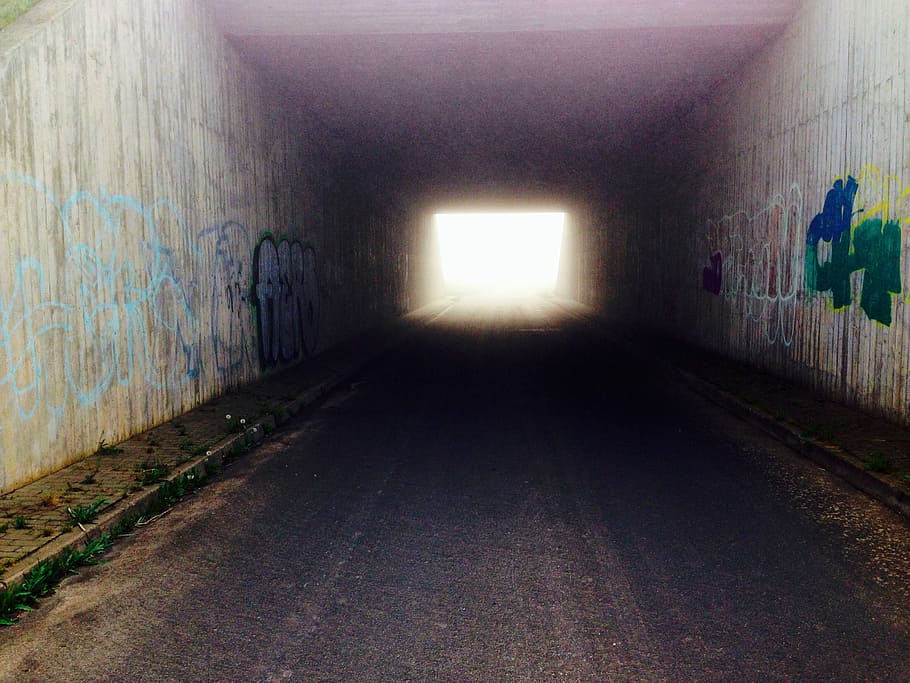 Tunnel, Graffiti, Light, Road, Grunge, the way forward, corridor HD wallpaper