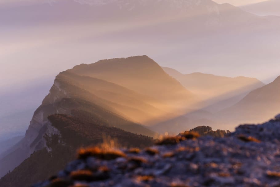 bird-eye view of rocky mountian, mountain, highland, blur, sky HD wallpaper