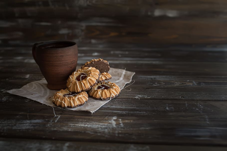 baked cookies beside brown cup on wooden surface, Clay, Background HD wallpaper