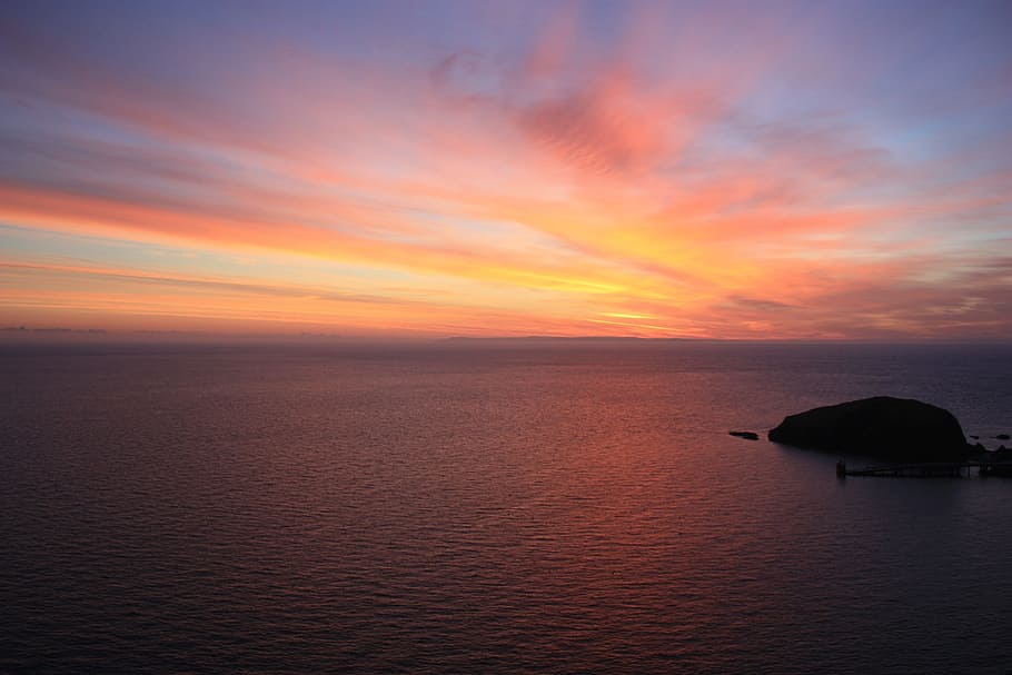 body of water during sunset under blue cloudy sky, dusk, sunrise HD wallpaper