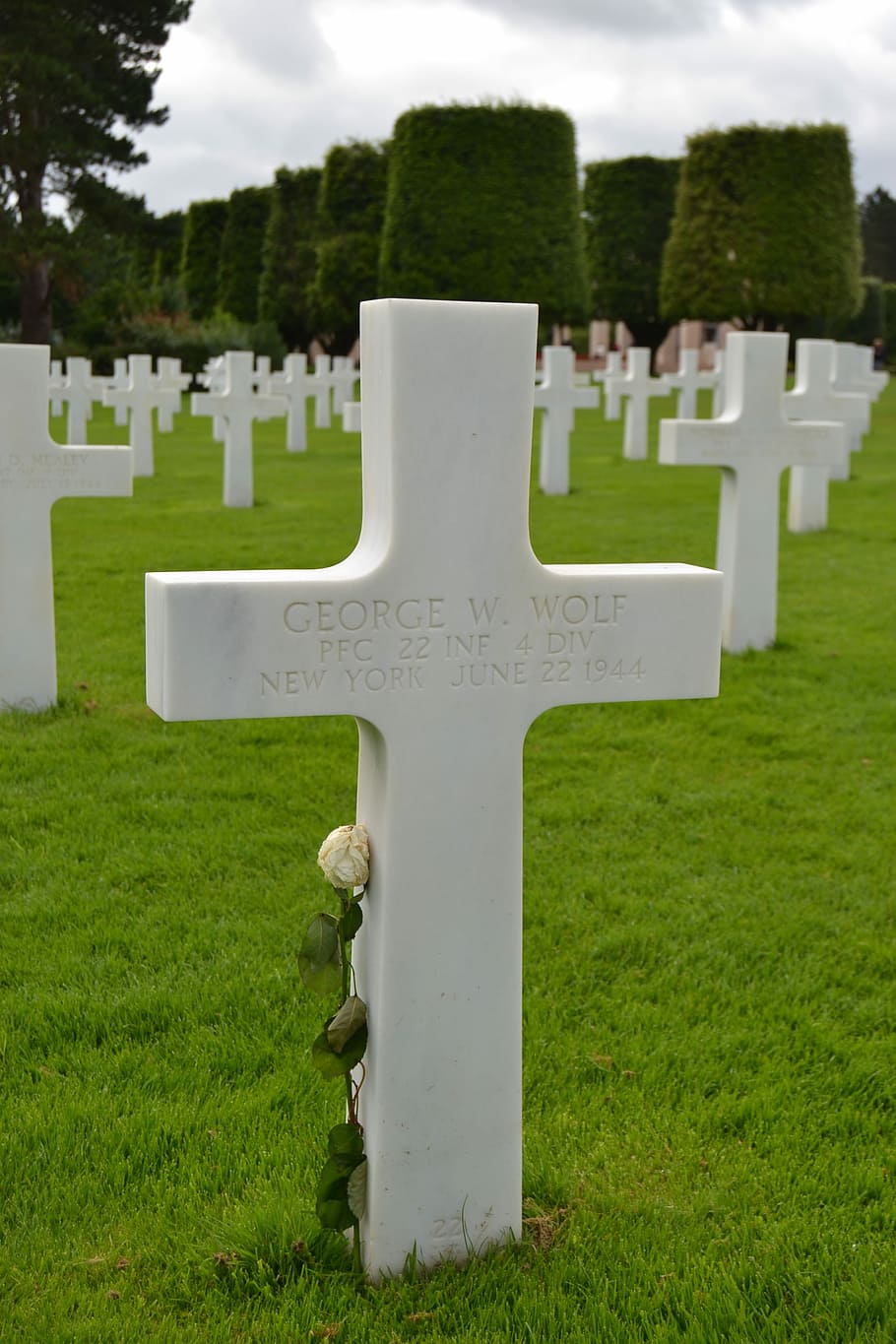 Hd Wallpaper Cemetery Normandy Normandy American Cemetery World War Tombstone Wallpaper Flare