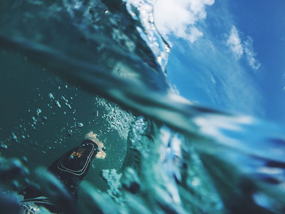 underwater photography during daytime, diving, surface, active HD wallpaper