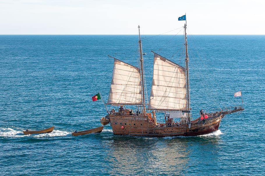 brown junk boat on body of water, Pirate Ship, Pirates, Boot HD wallpaper