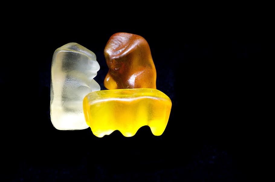 Background, gummibärchen, black, isolated, macro, candy, gummy bear HD wallpaper