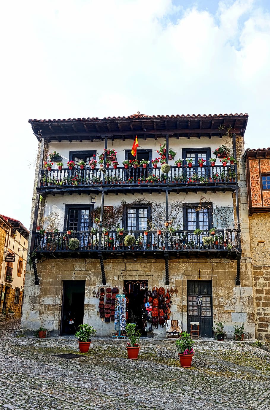 balcony, decoration, building, architecture, exterior, facade HD wallpaper