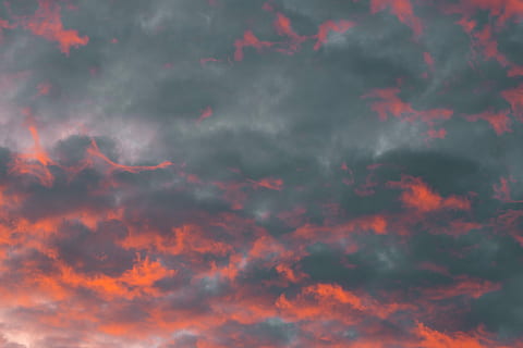 red and gray cloudy sky, black and red clouds on sky, sunset HD wallpaper