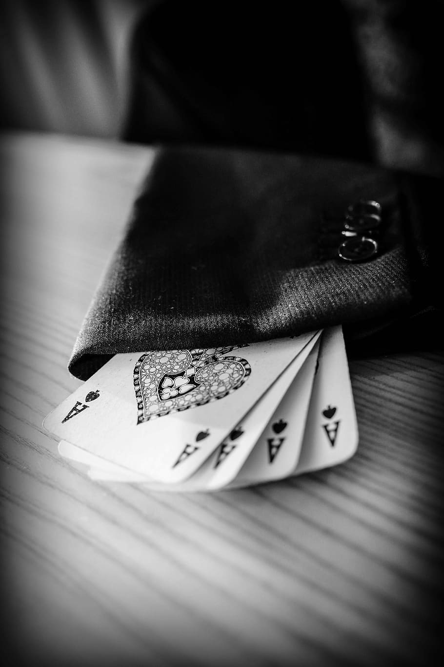 4 ace of spades playing cards, sleeve, magician, poker, jacket, HD wallpaper