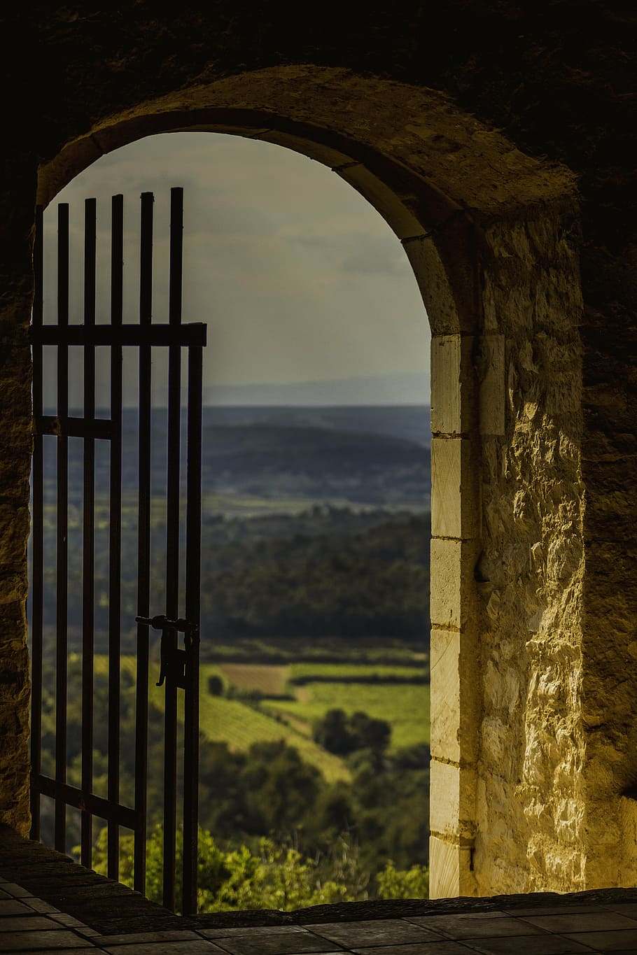 ruins-france-country-lattice.jpg